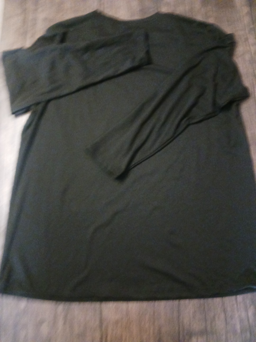 Long Sleeve T-Shirtwomens .size L. made As Polyster And Elastine.Similar Color