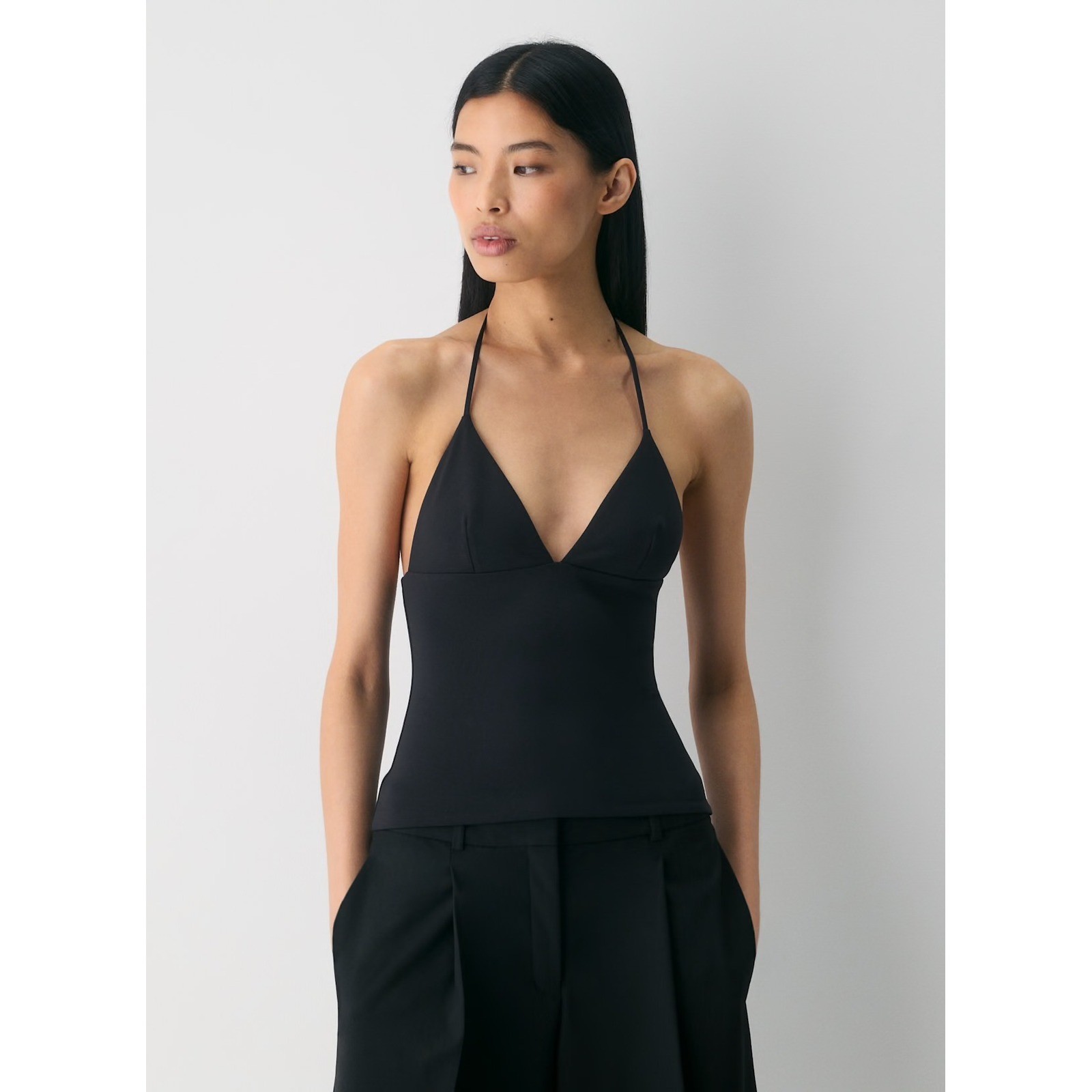 Aritzia Babaton Contour Solara Halter Top Black Noir Sold Out Size L NWT