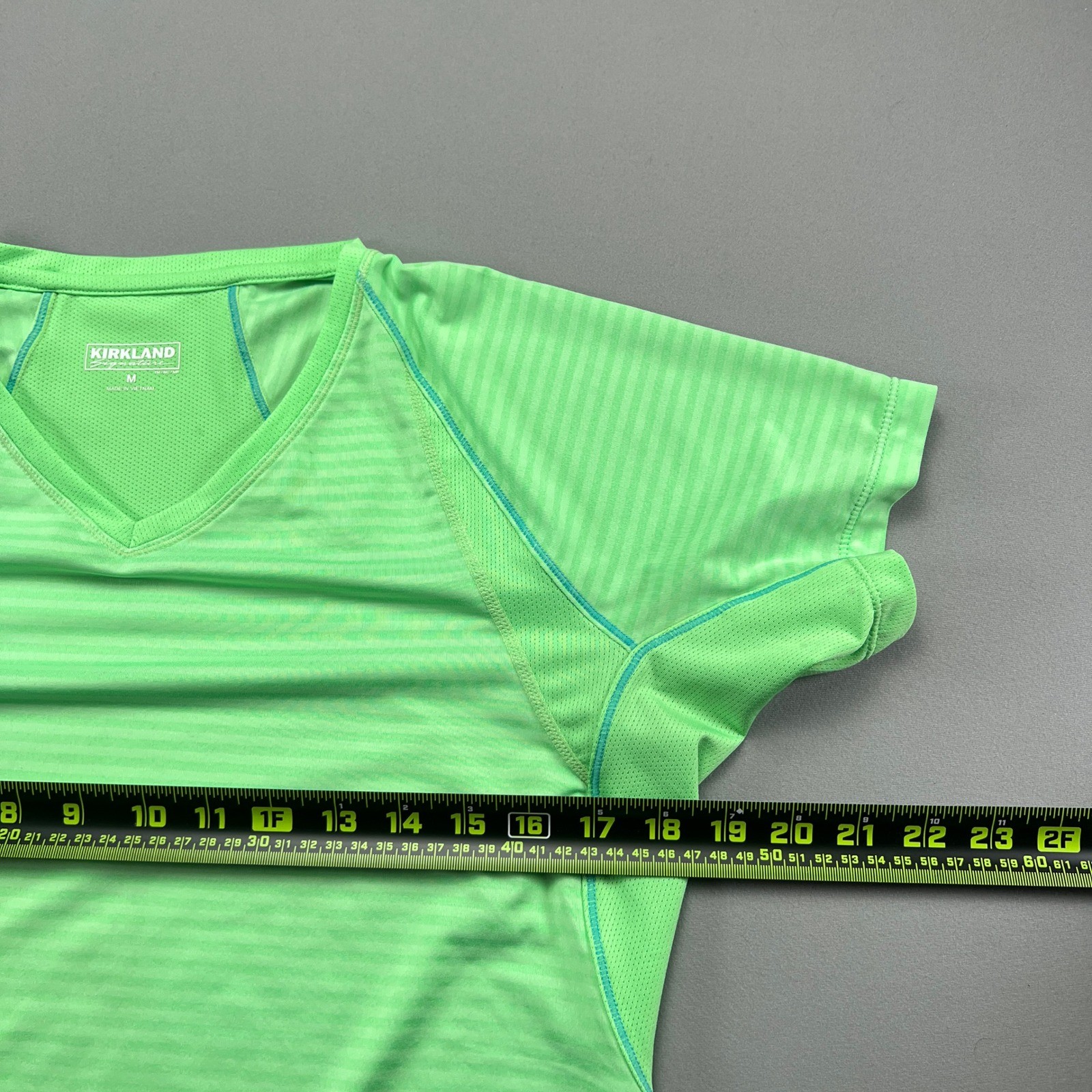 Kirkland Signature Active T Shirt Womens Medium Green Striped Moisture Wicking
