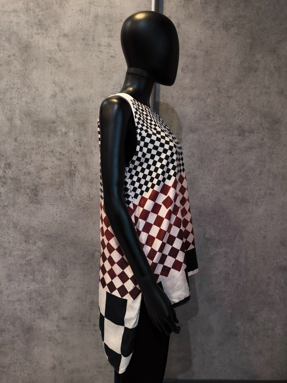 Sportmax Max Mara Asymmetrical silk top with geometric patterns Size M – L