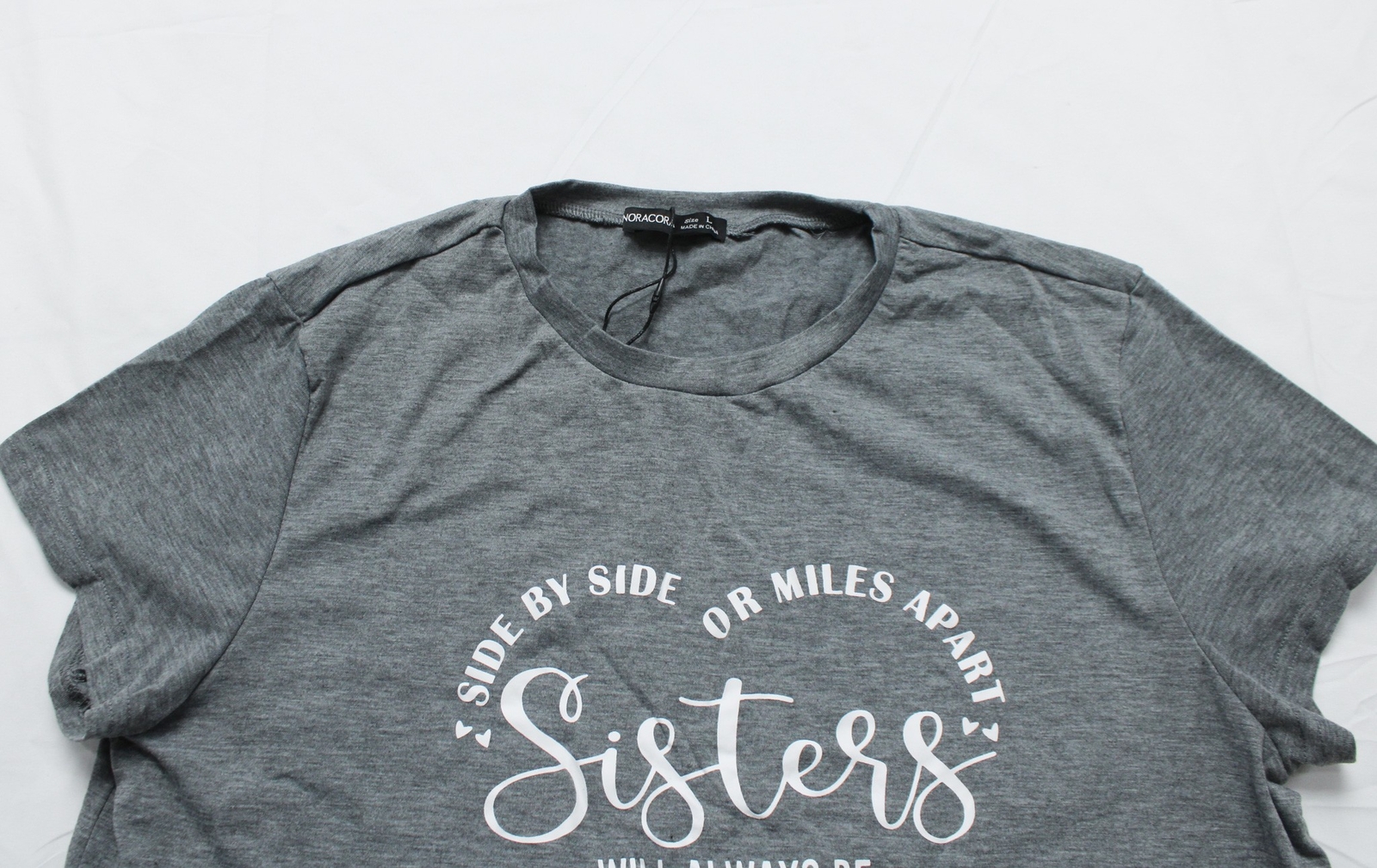 Noracora Women’s Sisters Graphic Print Short Sleeve T-Shirt DM9 Gray Large NWT
