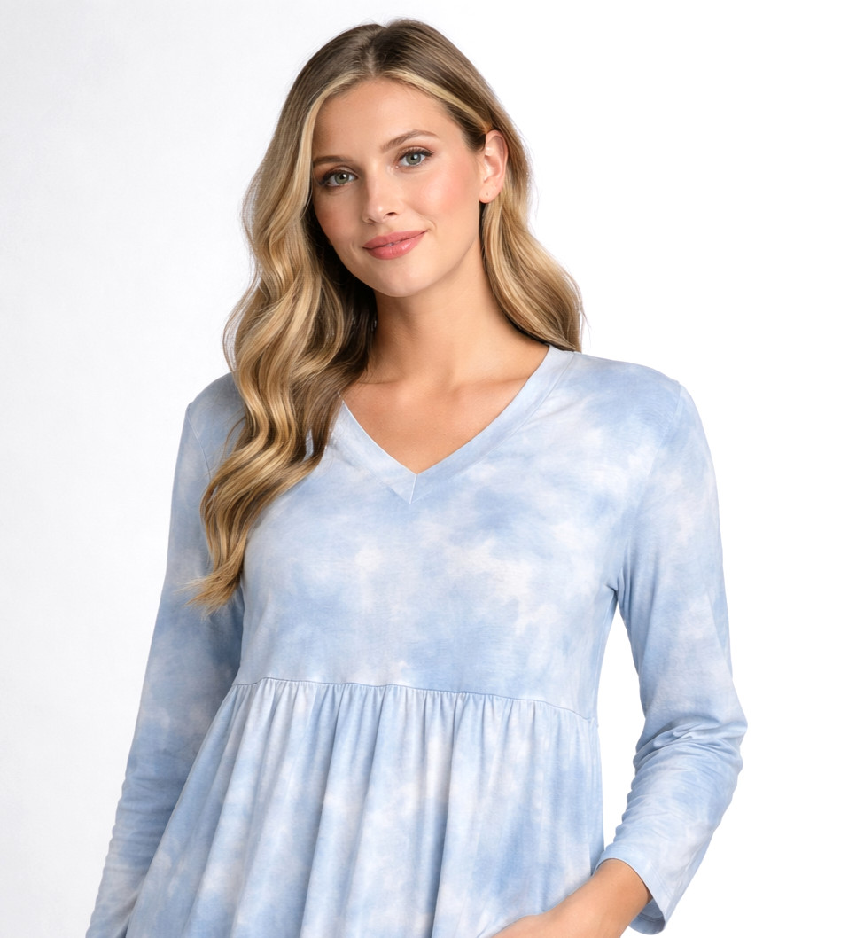 NWT M Bloomchic Blue Tie Dye STRETCH TOP