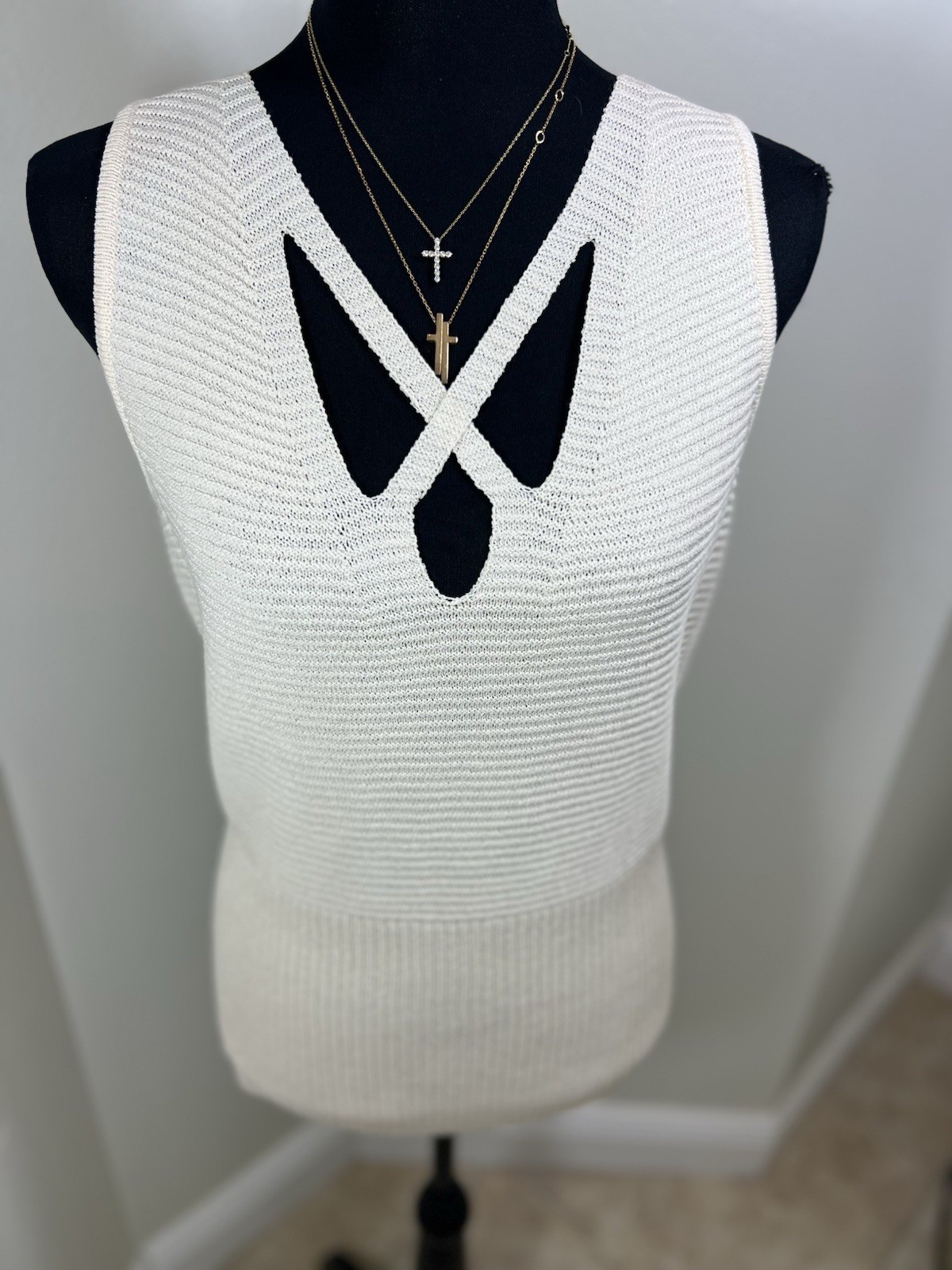 Vintage ST JOHN SPORT Knit Tank M Ivory Cutout Sleeveless Top 2005 Wool