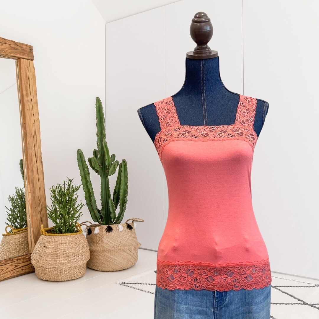 HALOGEN Women’s S Petite Lace Strap and Trim Tank Top Soft Light Orange
