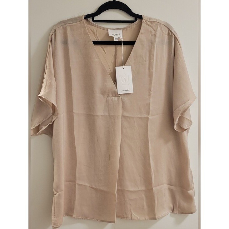ANDREE BY UNIT SS Flutter Relaxed V-Neck Blouse in Beige Size 2x Soft Fabric
