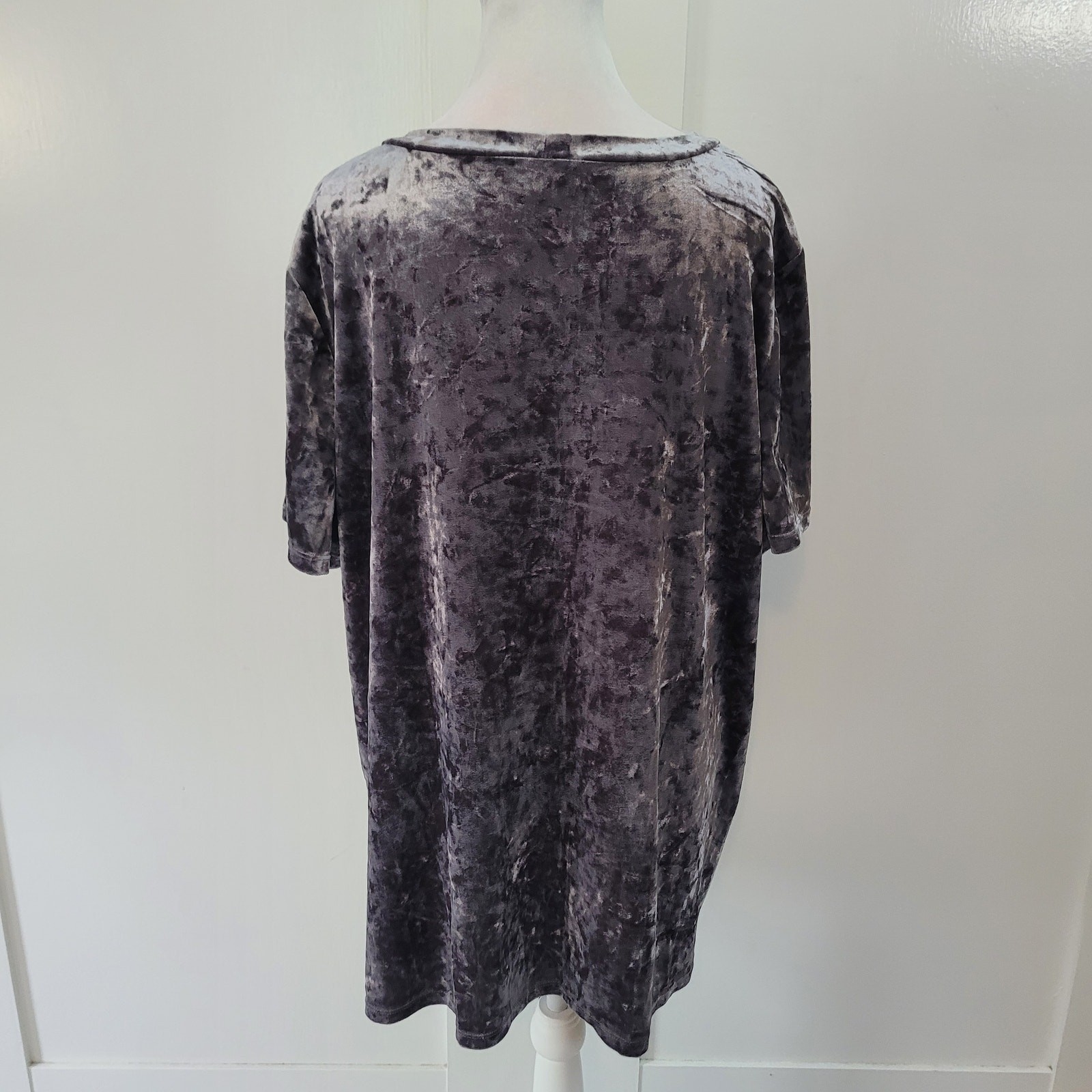 Torrid Size 2X Heather Grey Crushed Velvet Short Sleeve Tee Top Holiday