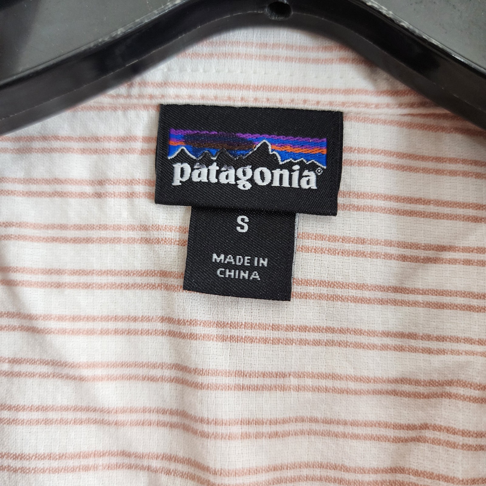 PATAGONIA Shirt Womens Small Ivory Striped Casual Button Down Preppy Outdoor