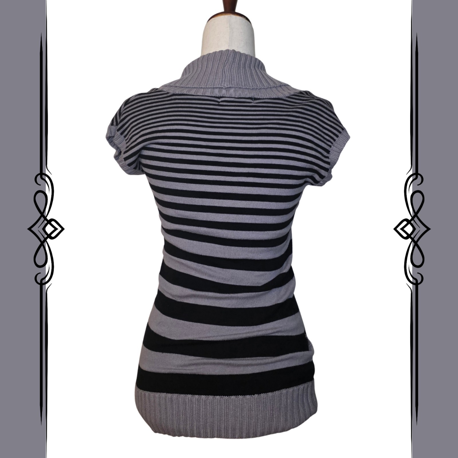 Y2K Say What? Grey & Black Striped Knit Short Sleeve Top – Size M