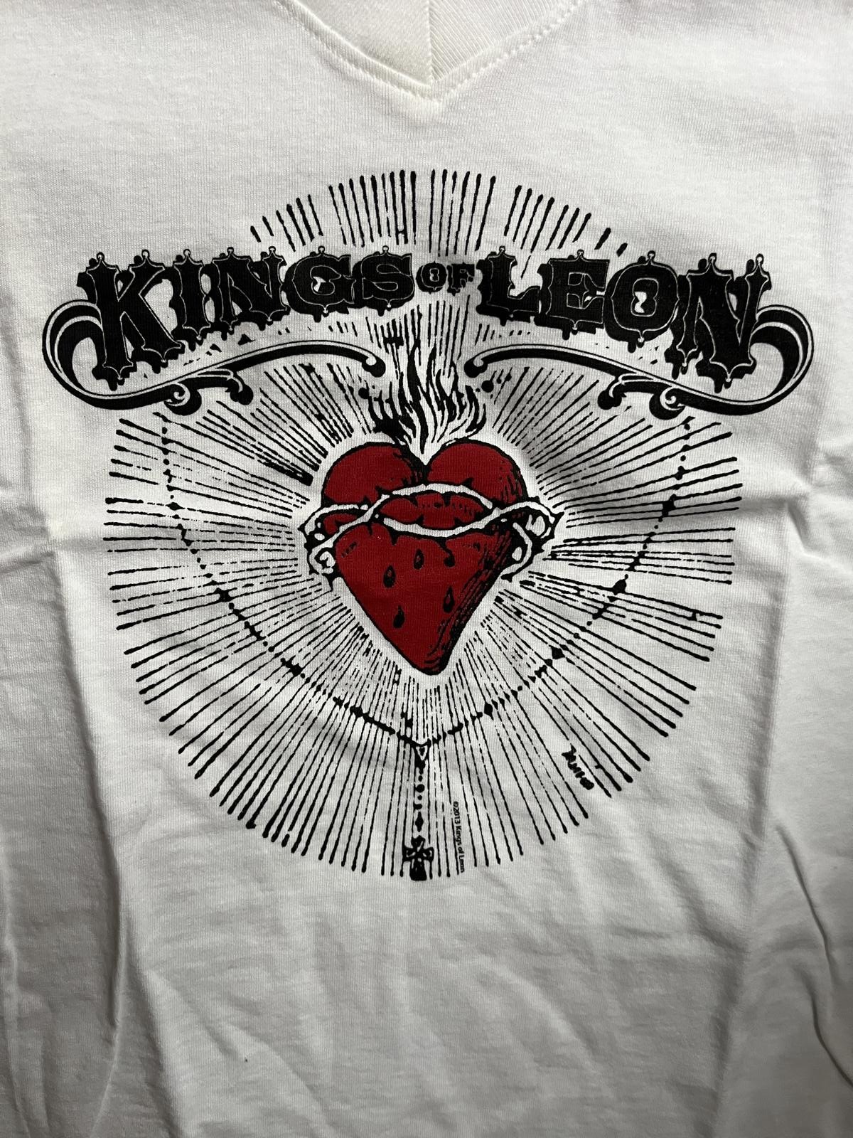 Kings of Leon Strawberry Heart Thorns Womans / Juniors – S