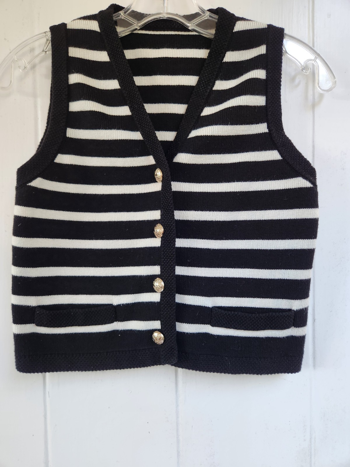 GOELIA Sweater Tank Top Blouse Striped with Gold Tone Buttons Cropped