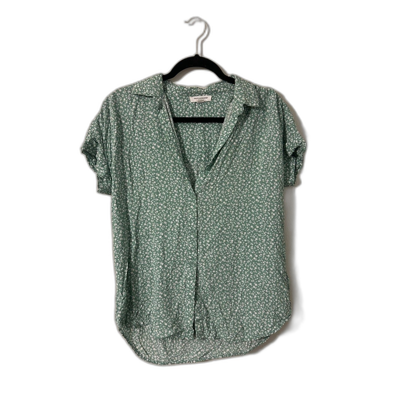 beachlunchlounge Short Sleeve Button-Down Blouse