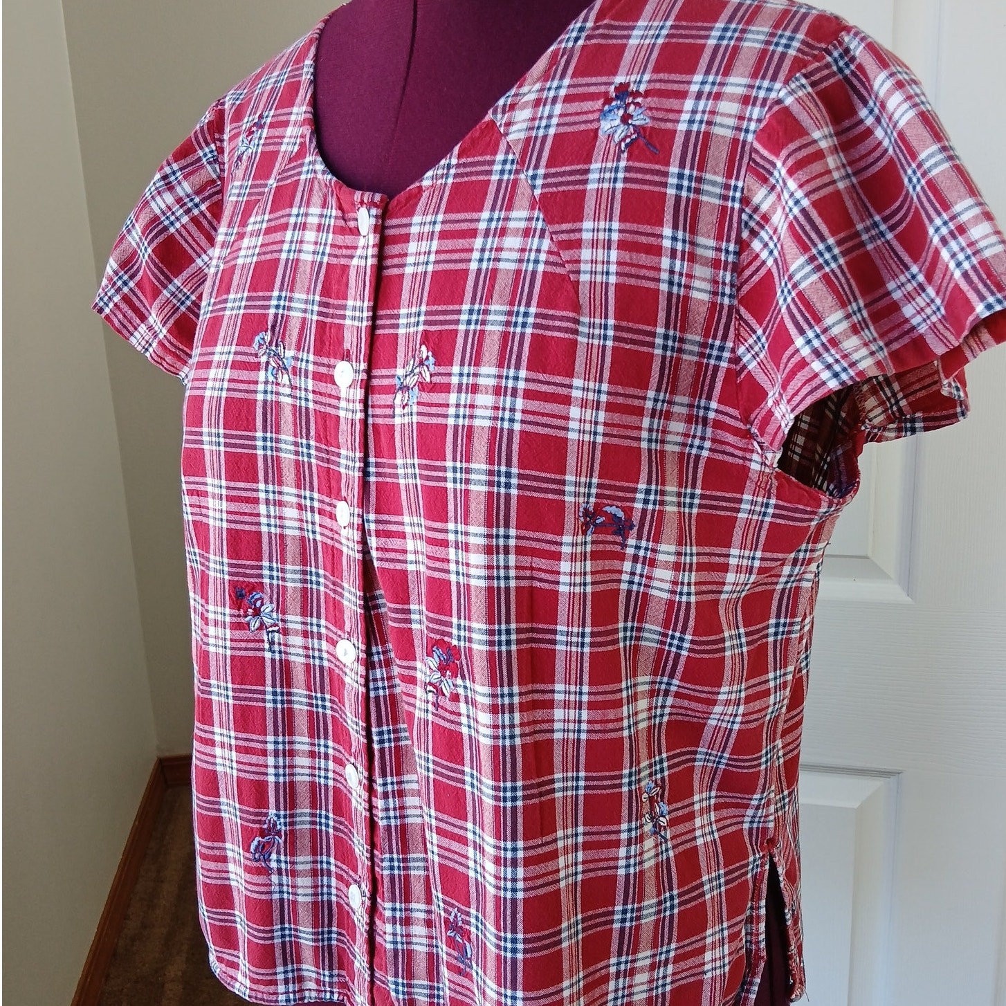 Cascade Blues red plaid embroidered blouse L altered repaired cotton button vtg