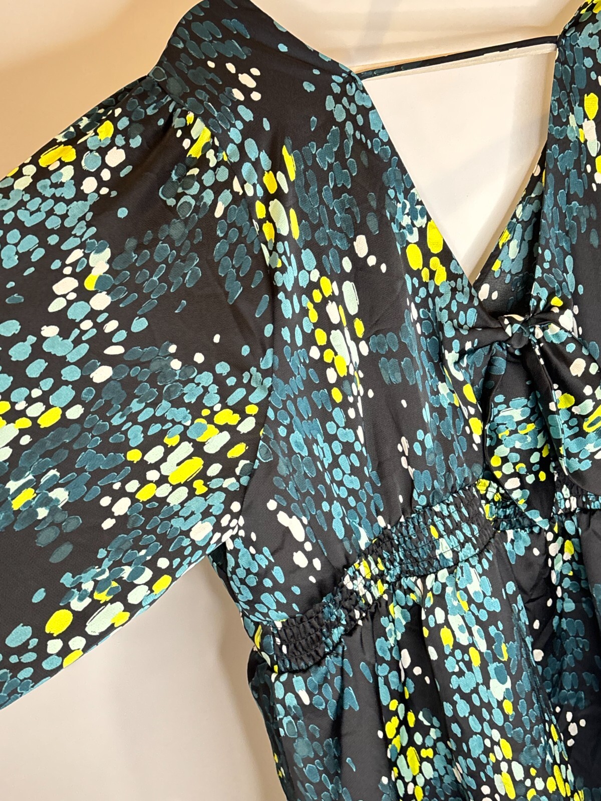 Torrid Satin Vneck Tie Long Sleeve Blouse Faux Wrap Vneck Top Size 4X- C101