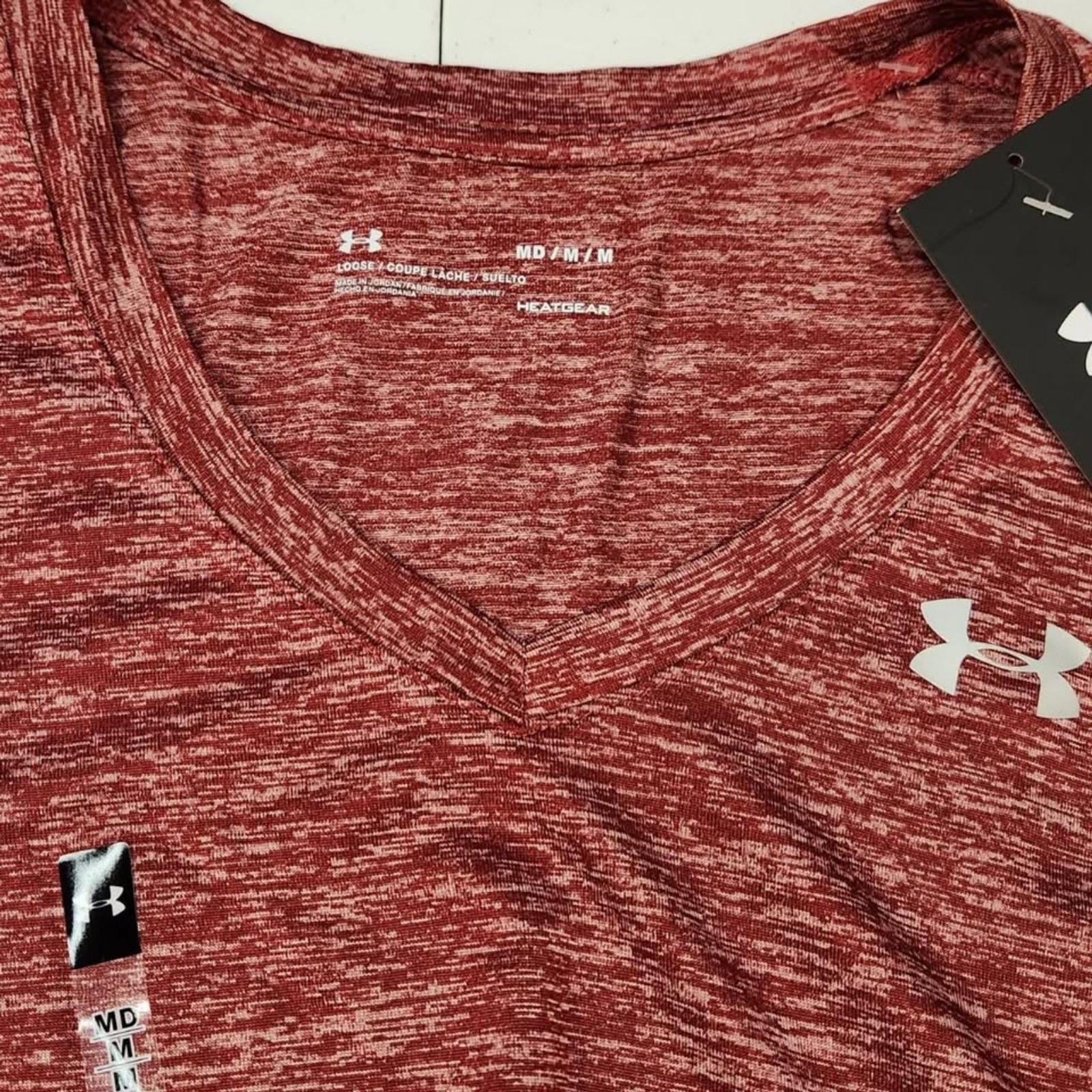 Under Armour Women’s Medium HeatGear V‑Neck Tee Loose Fit