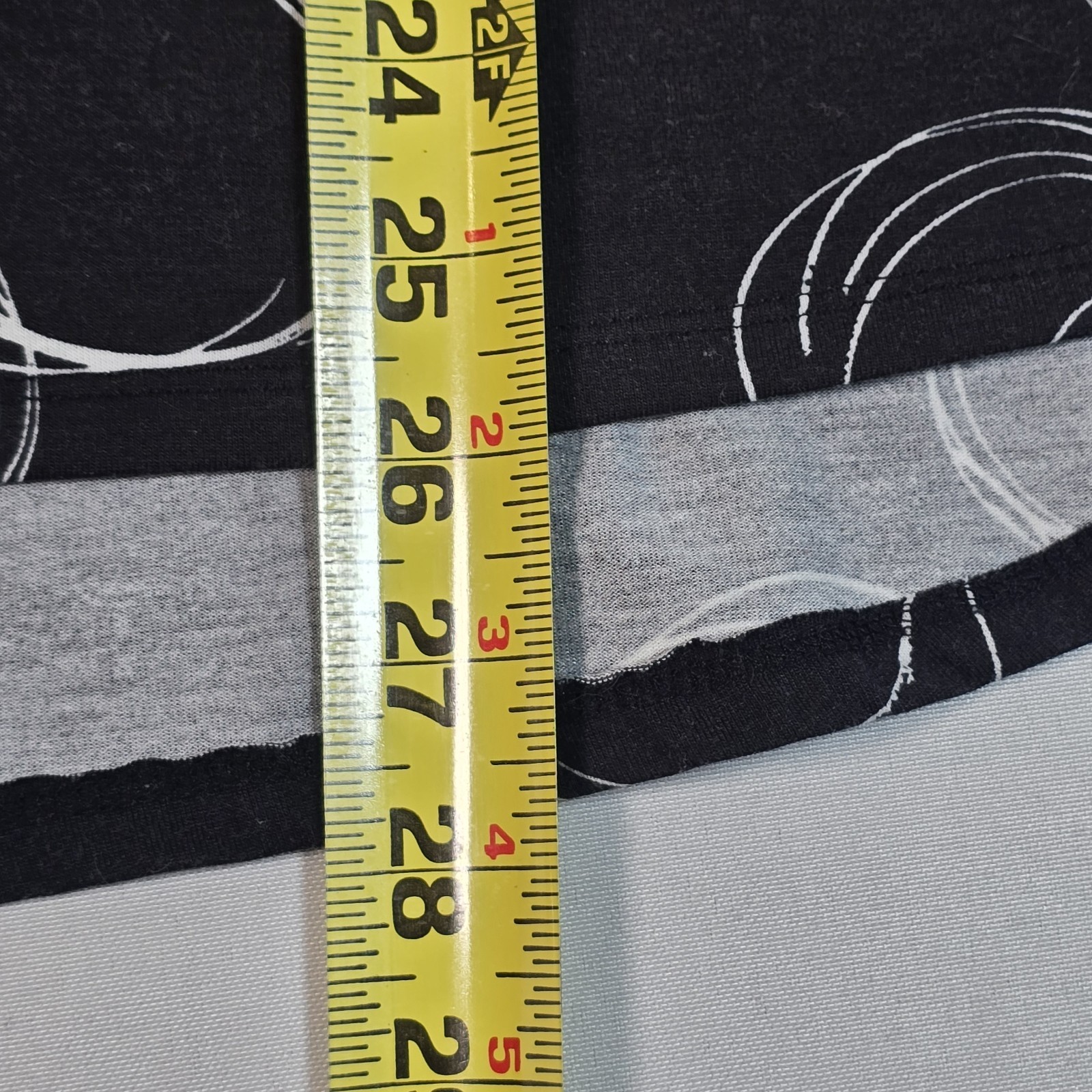 Lularoe Womens Size M Classic T Shirt Black White Dressy Circle Abstract Design