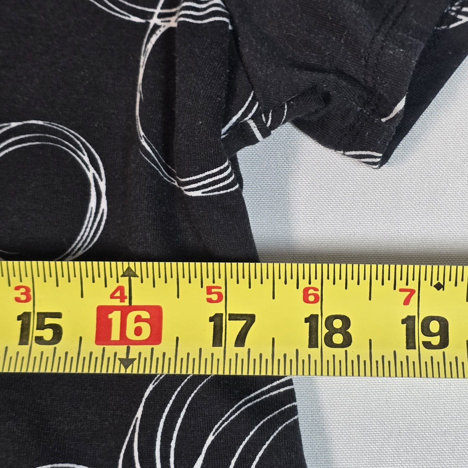 Lularoe Womens Size M Classic T Shirt Black White Dressy Circle Abstract Design
