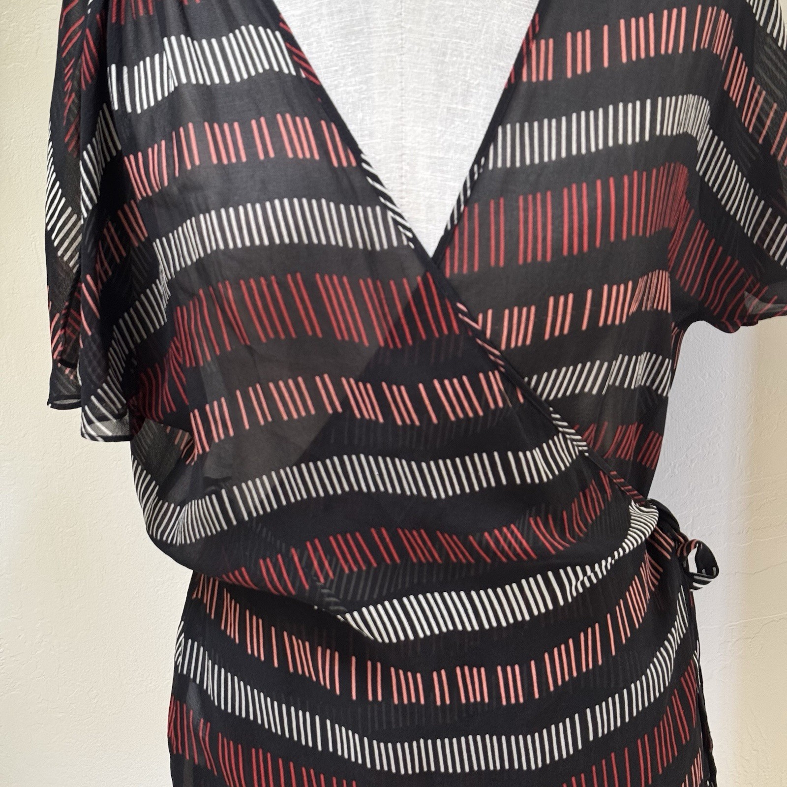 Calvin Klein 100% Silk Sheer Wrap Short Slit Sleeves Black Red White Sz 6