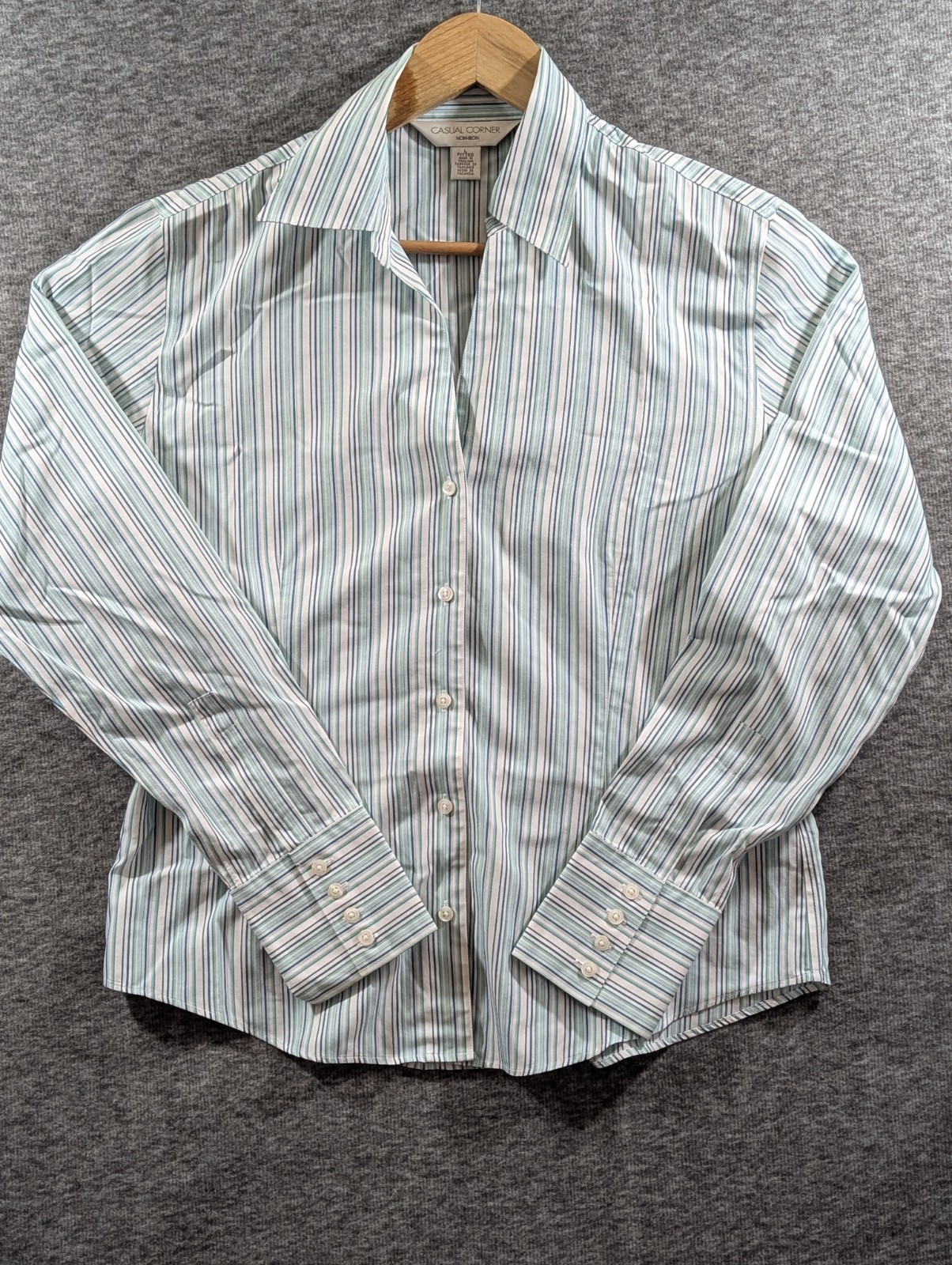 Casual Corner Women’s Blouse Button Up Long Sleeve Multicolor Stripe Size Large