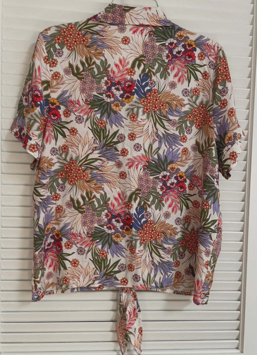 Emi & Joe White Floral Button Down Blouse Multi Color Tie Front Hem Size XL NWT