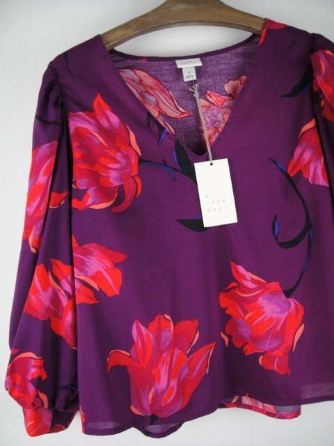 A New Day Size Small Purple Floral Cropped V Neck Poet Sleeve Rayon Blend Blouse