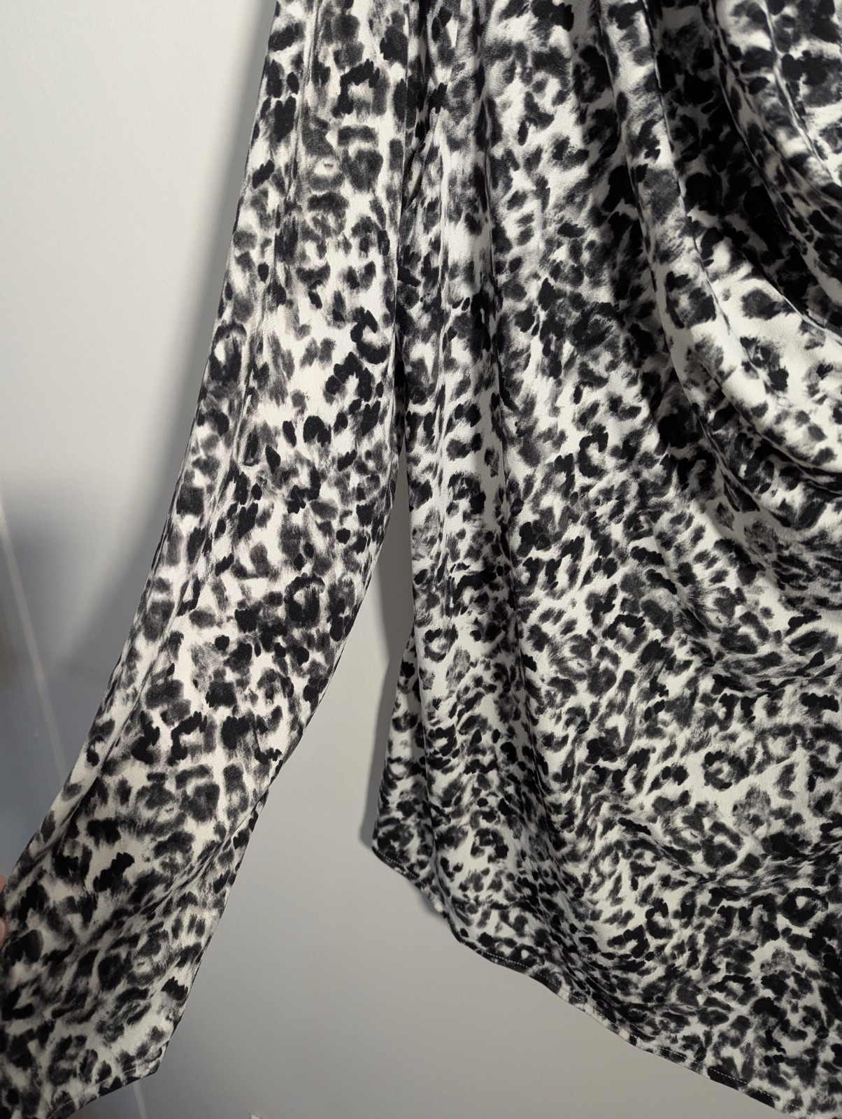 RACHEL Rachel Roy Women’s 3X Axel Leopard Long Sleeves Pullover Top