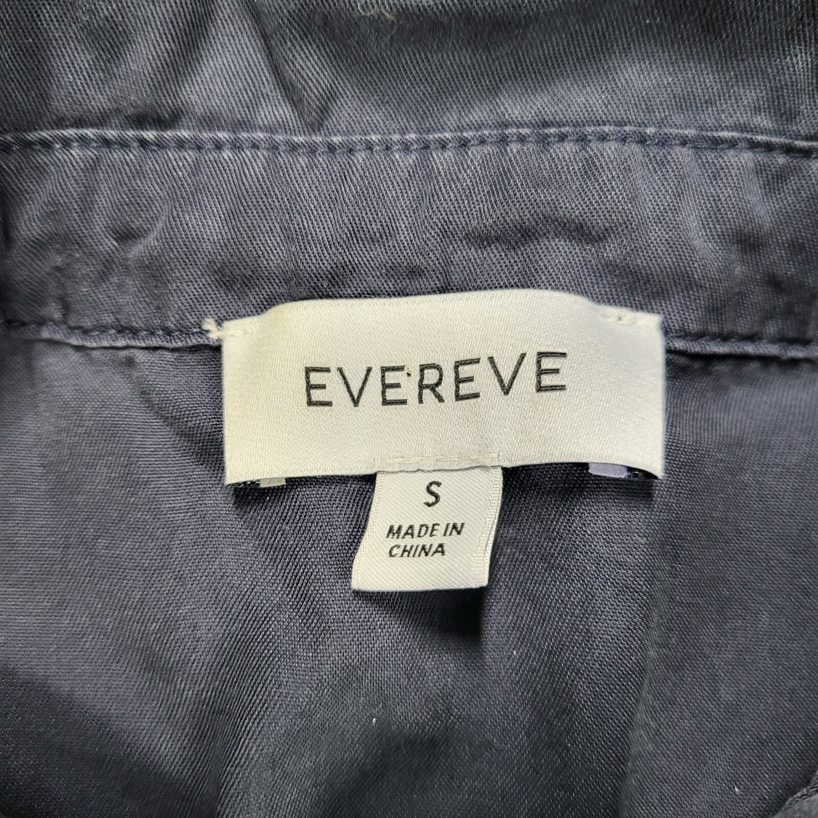 Evereve Shirt Womens Small Blue 100% Lyocell Short Sleeve Pockets Button Up Logo
