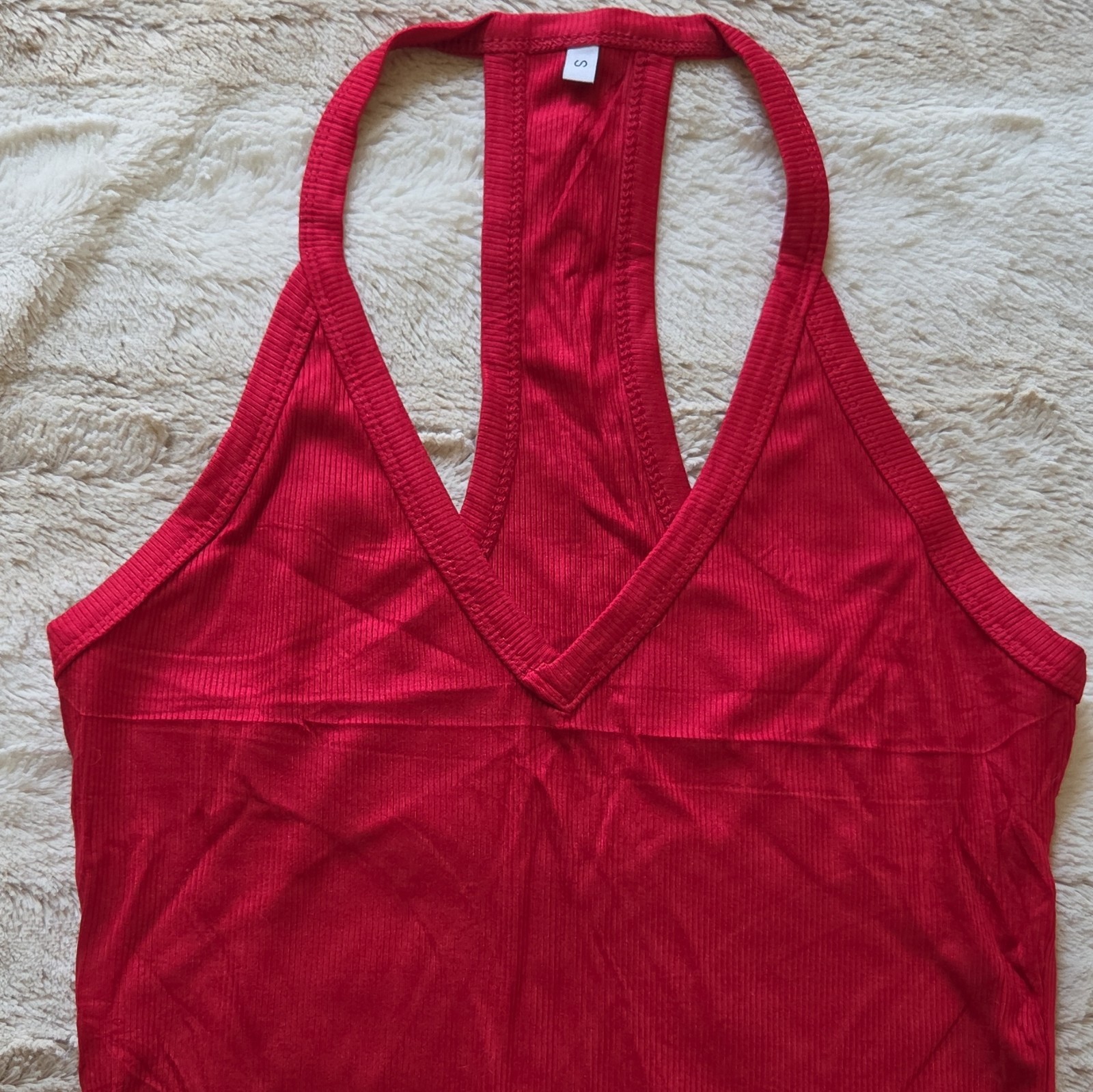 Women’s Red Solid Ribbed Knit Racerback V-Neck Tank Top, Size S Regular