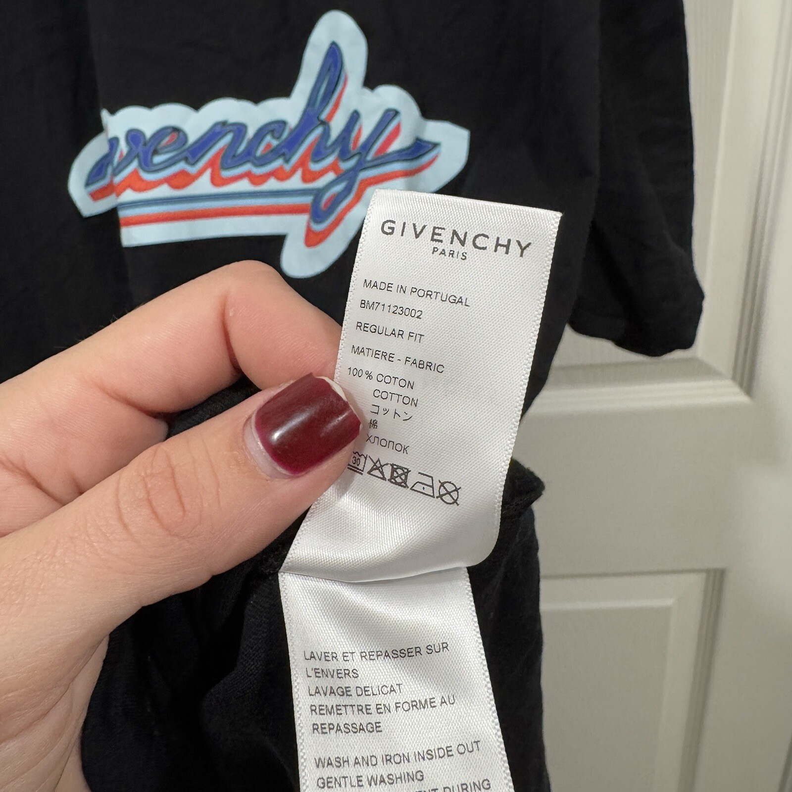 Women’s GIVENCHY RETRO LOGO T-SHIRT BLACK Size Large L
