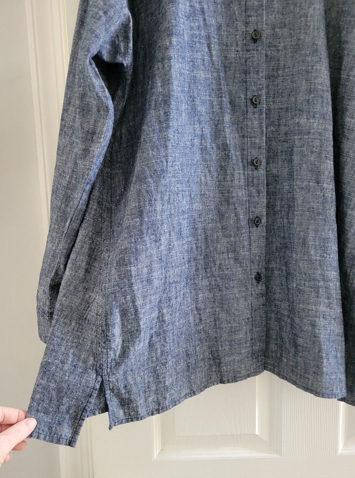 Eileen Fisher Organic Blue Chambray blouse Shirt size Medium Preppy minimalist