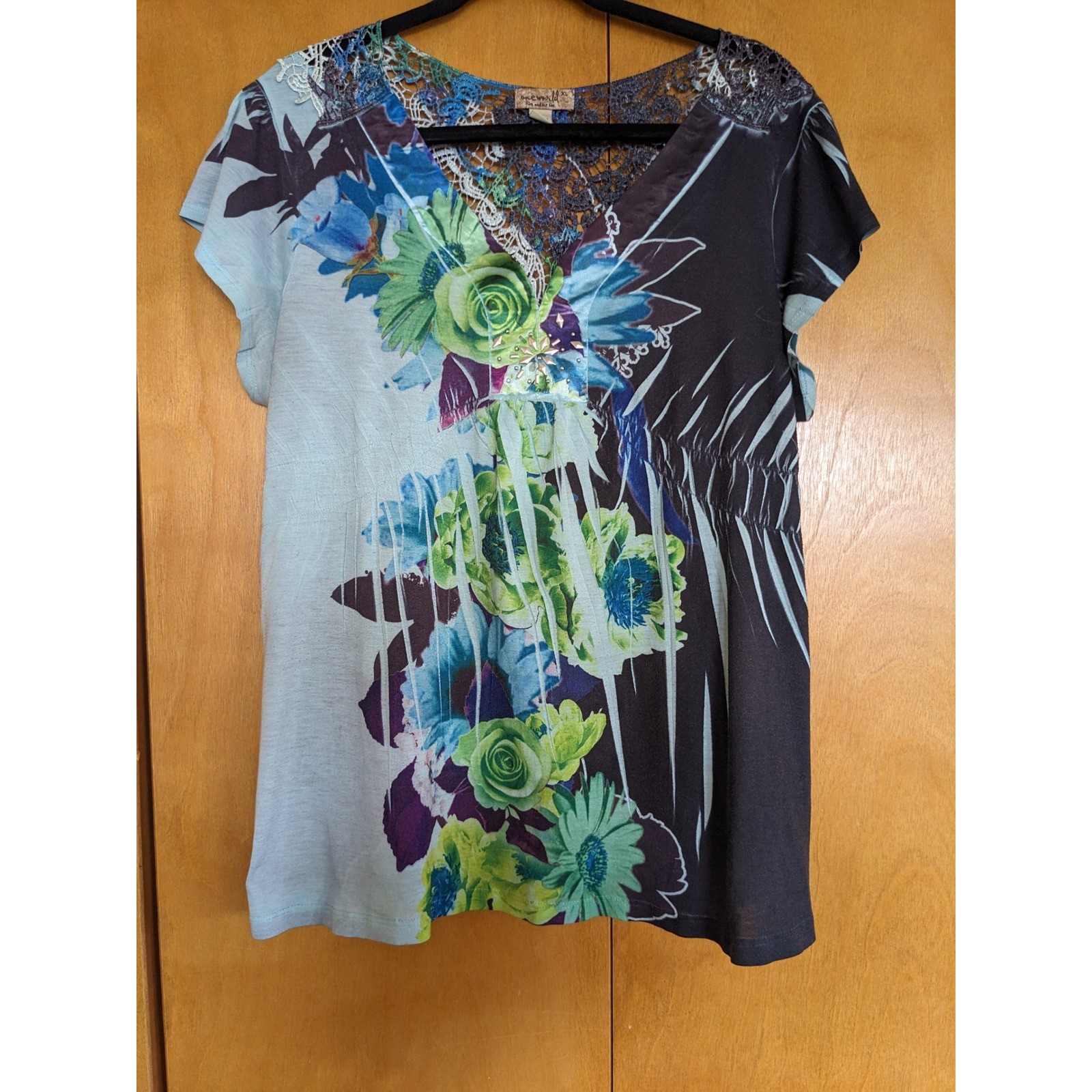 One World Floral Lace Trim Top XL Blue Black Rhinestone Boho Short Sleeve V-Neck