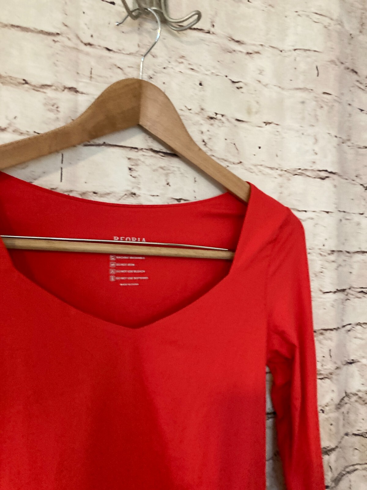 Reoria Crop Top Womens Medium Cropped Red Long Sleeve Ultra Stretch Sweetheart