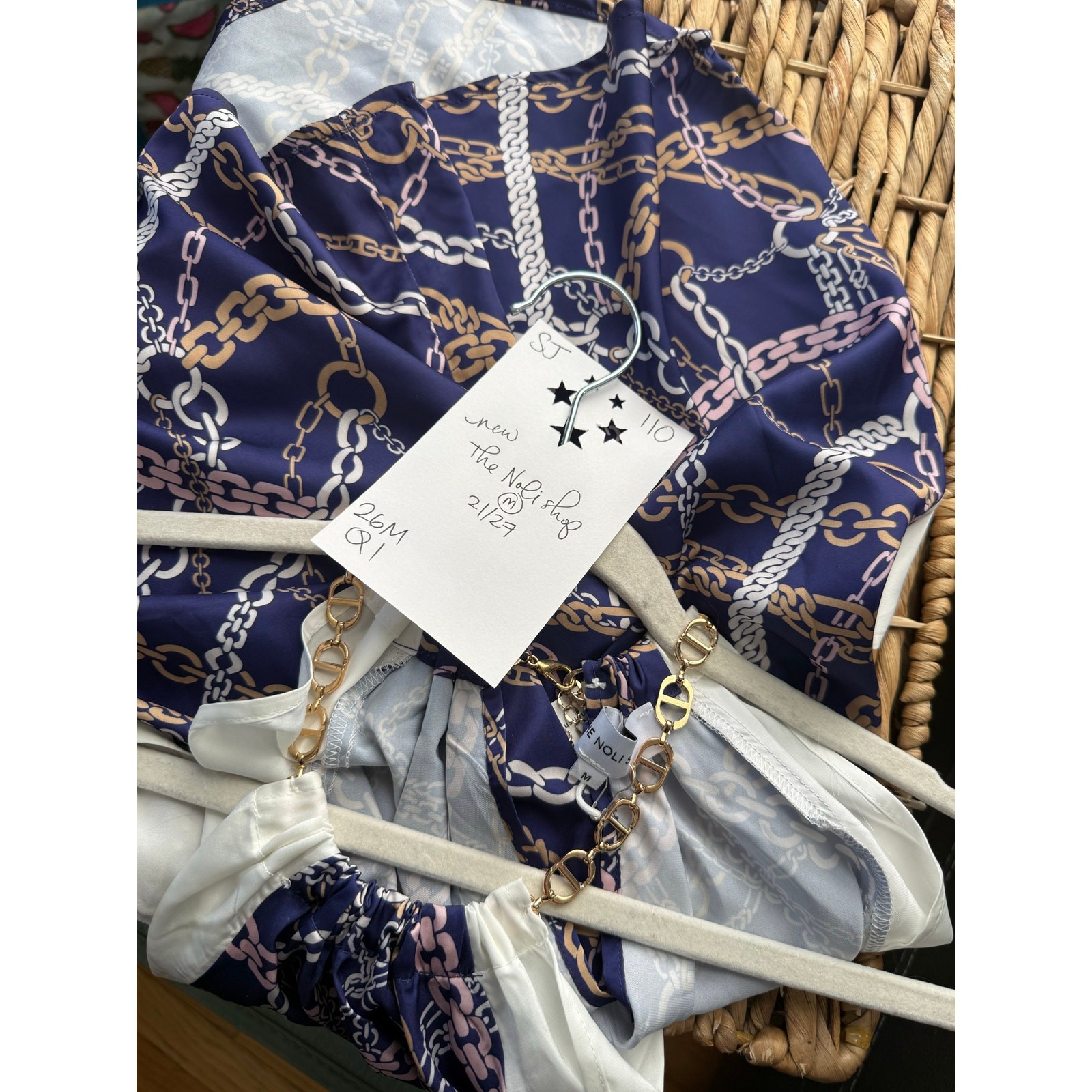 New The Noli Shop Blouse Women’s Medium Mika Silky Chain Link Pattern