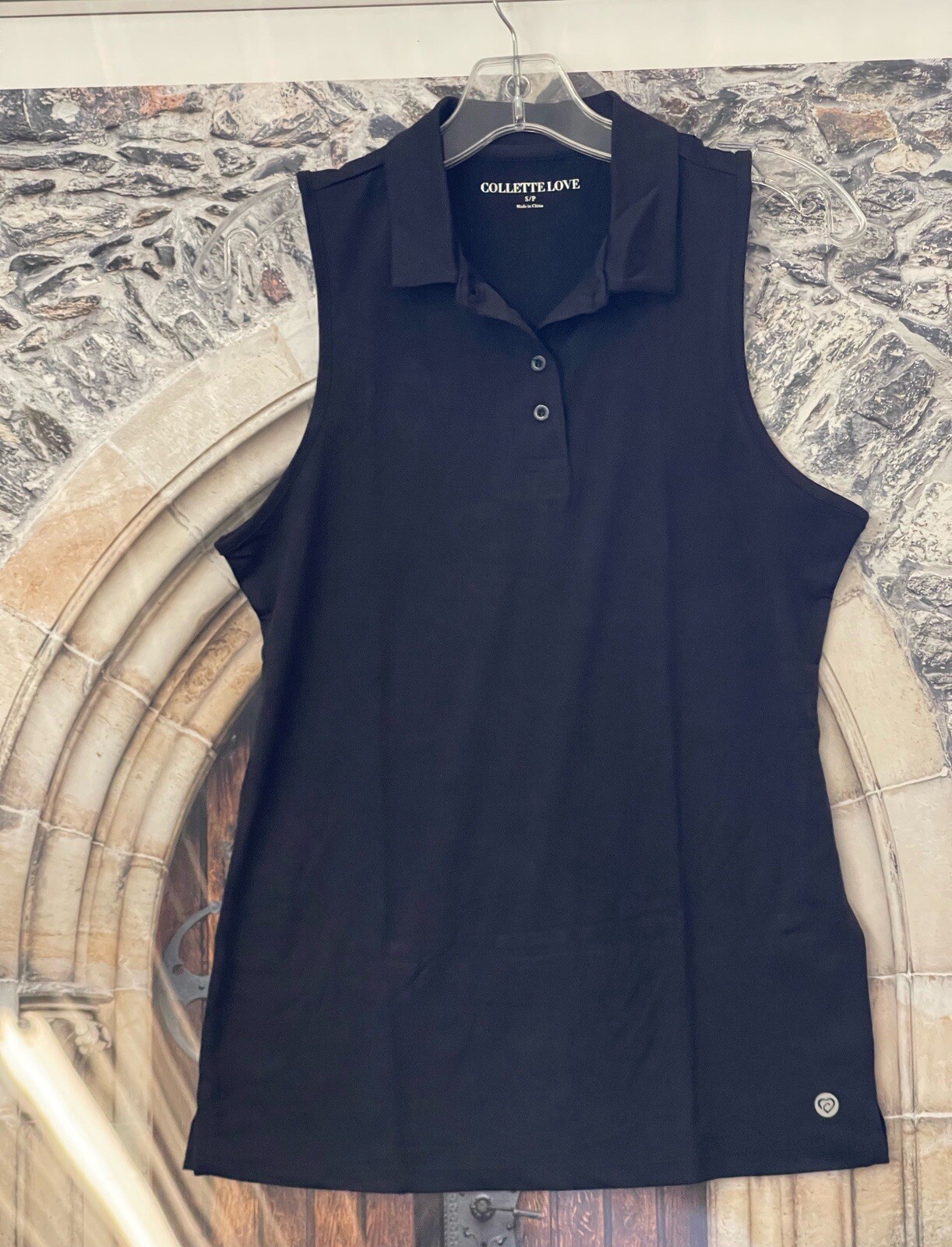 Womens Golf & Tennis Quick Dry Sleeveless V-Neck Polo Shirt, Black COLLETTE LOVE