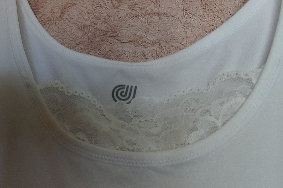 Jilla 92% nylon, 8% spandex solid white scoop neck tank top 3X