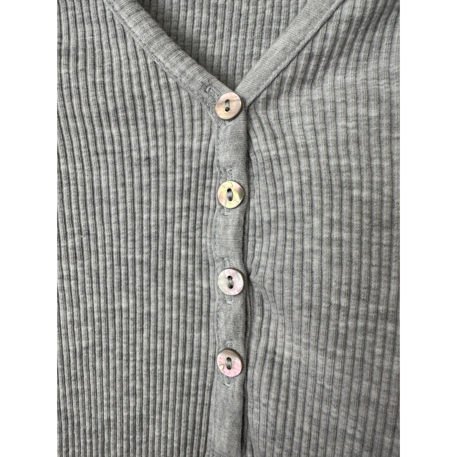 ANTHROPOLOGIE Ribbed Henley Tee V-Neck Bodysuit in Light Grey Heather Size XS