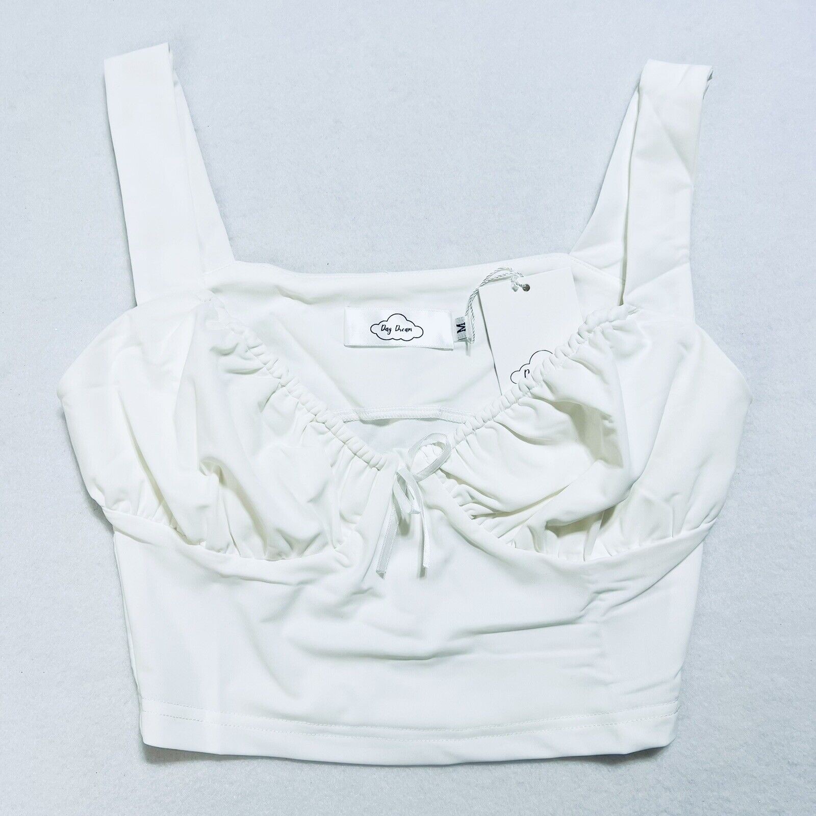 Day Dream Women’s Cropped Tank Top Medium White Rayon Blend Sleeveless NWT