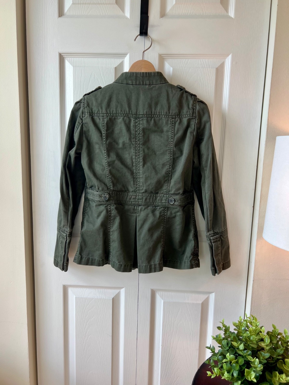 Ann Taylor Army Green Fitted Jacket/Top Button Down Long Sleeve Pockets XS