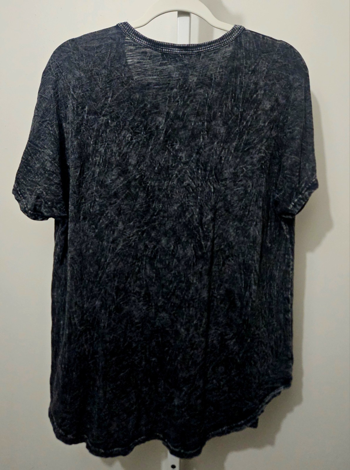 Jess & Jane Women Large Gray Mineral Wash Abstract Cat Print Cotton T-Shirt Top