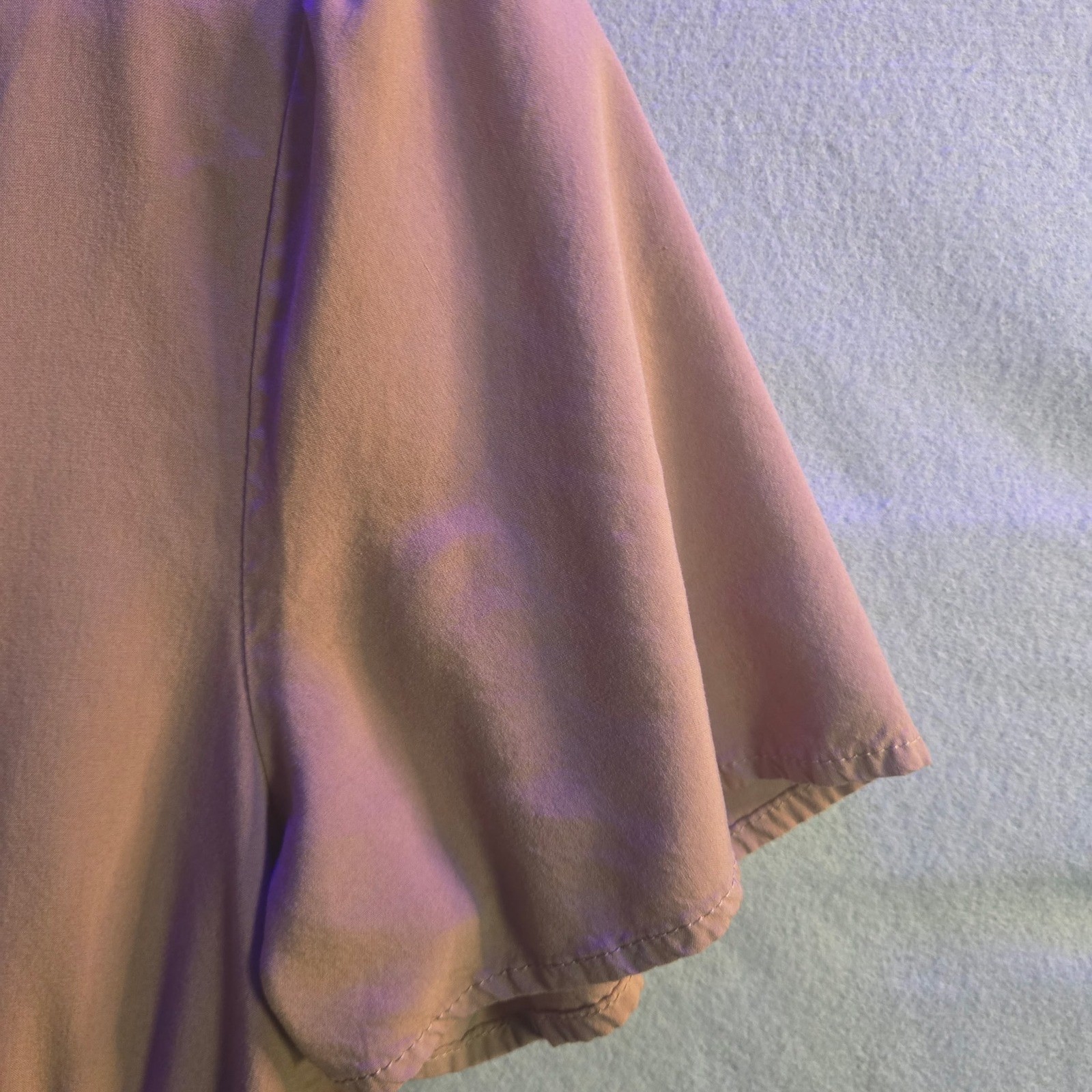Streetwear Society Tan Smocked Peplum Top V-Neck Flutter Sleeve Raw Hem XL