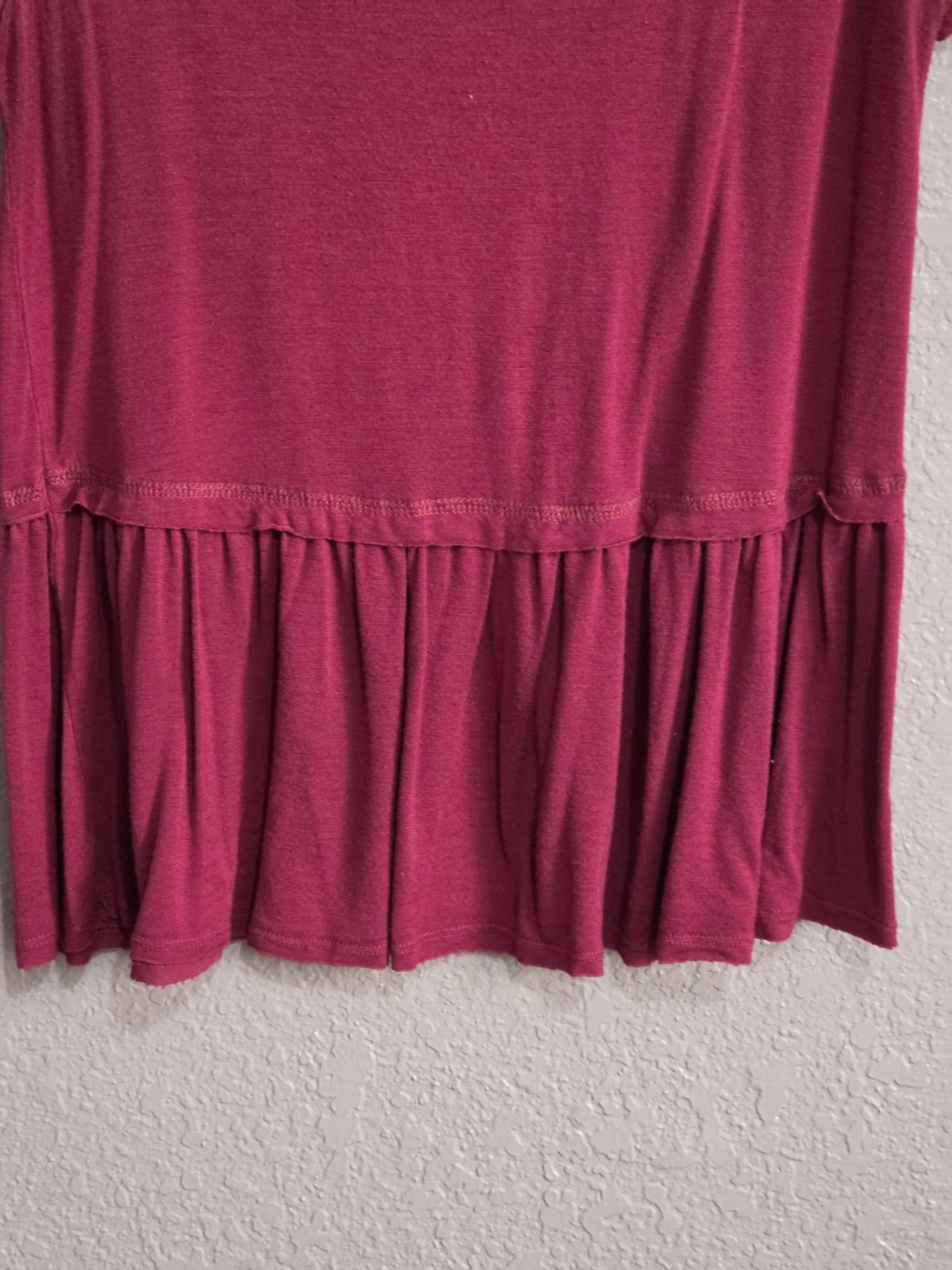 No Comment NY-LA Womens burgundy Top Short Sleeve Crew Neck Shirt Large