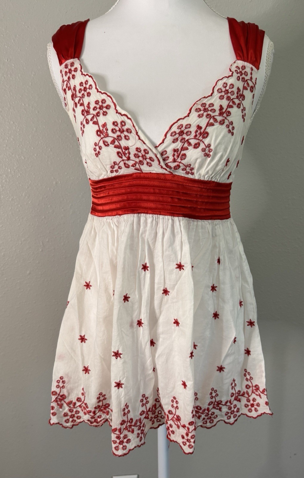 Y2K Boho Embroidered Cotton Babydoll Tank Top Red White Empire Waist Small