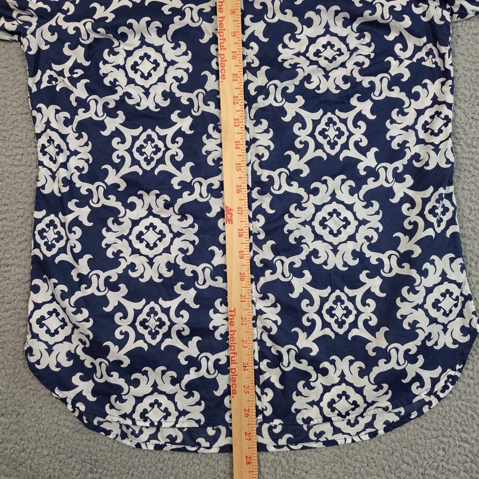 Talbots Modern Classic Shirt Womens Medium Blue Medallion Flip Cuff Preppy
