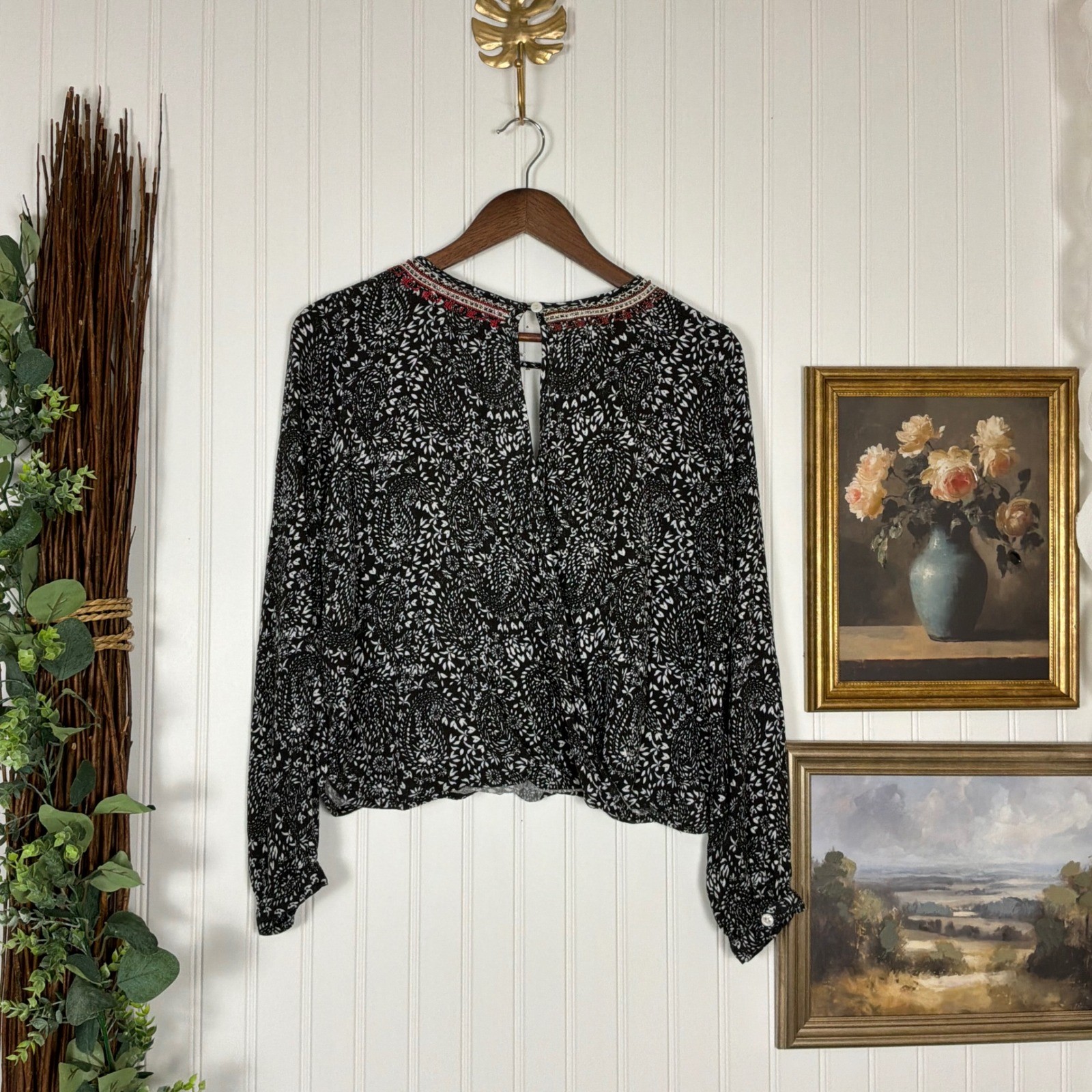 Banjara Surplice Blouse Womens Medium Black Excellent Paisley Boho Embroidered