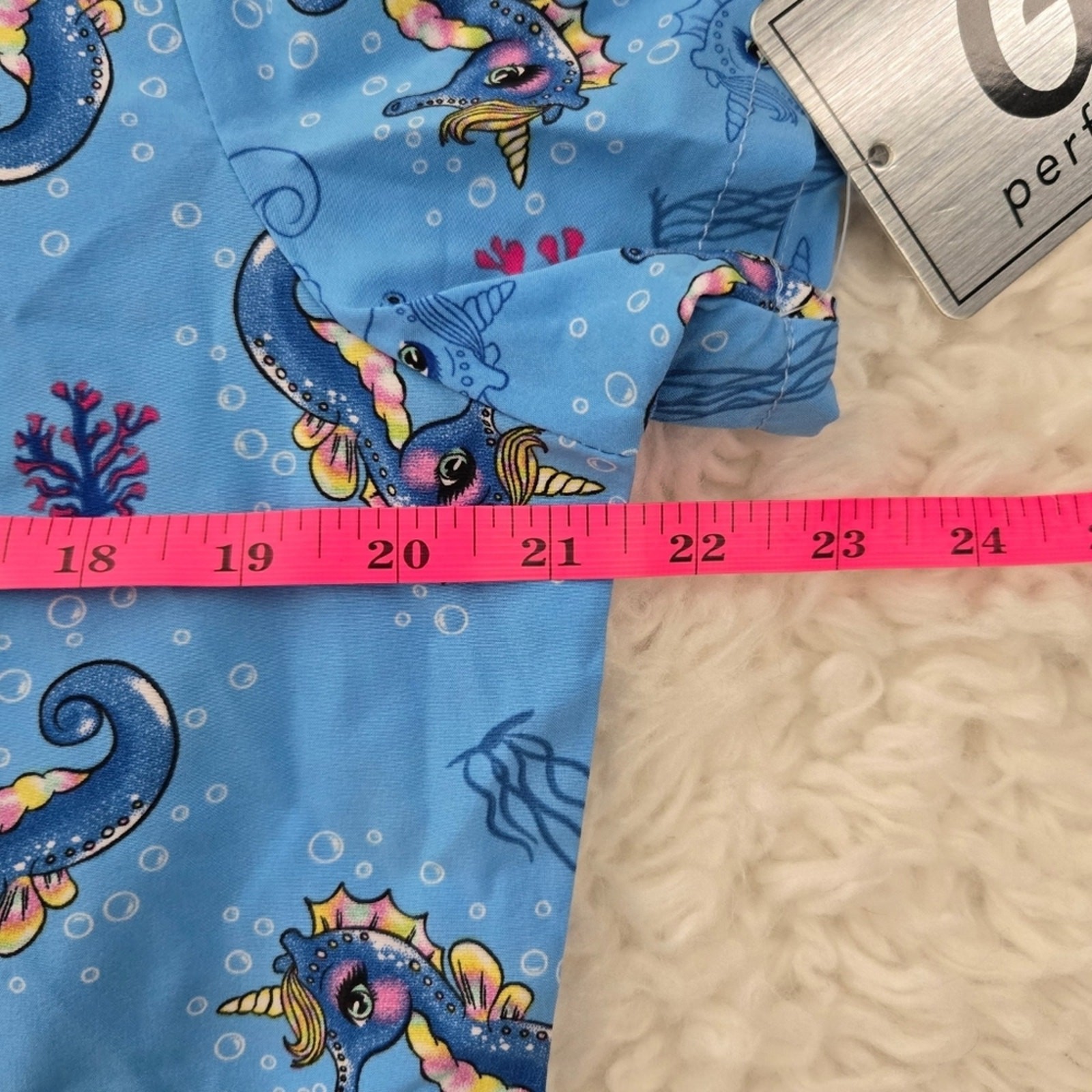 GT Performance Under The Sea V-Neck Print Scrub Top. Size Large. New.Medical u