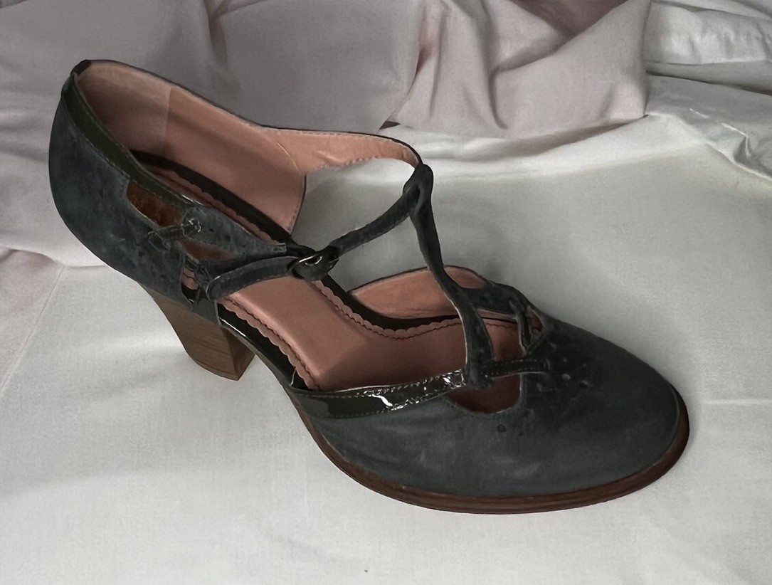 Anthropologie Miss Albright Women’s Size 8 T-Strap Heels Sandals.