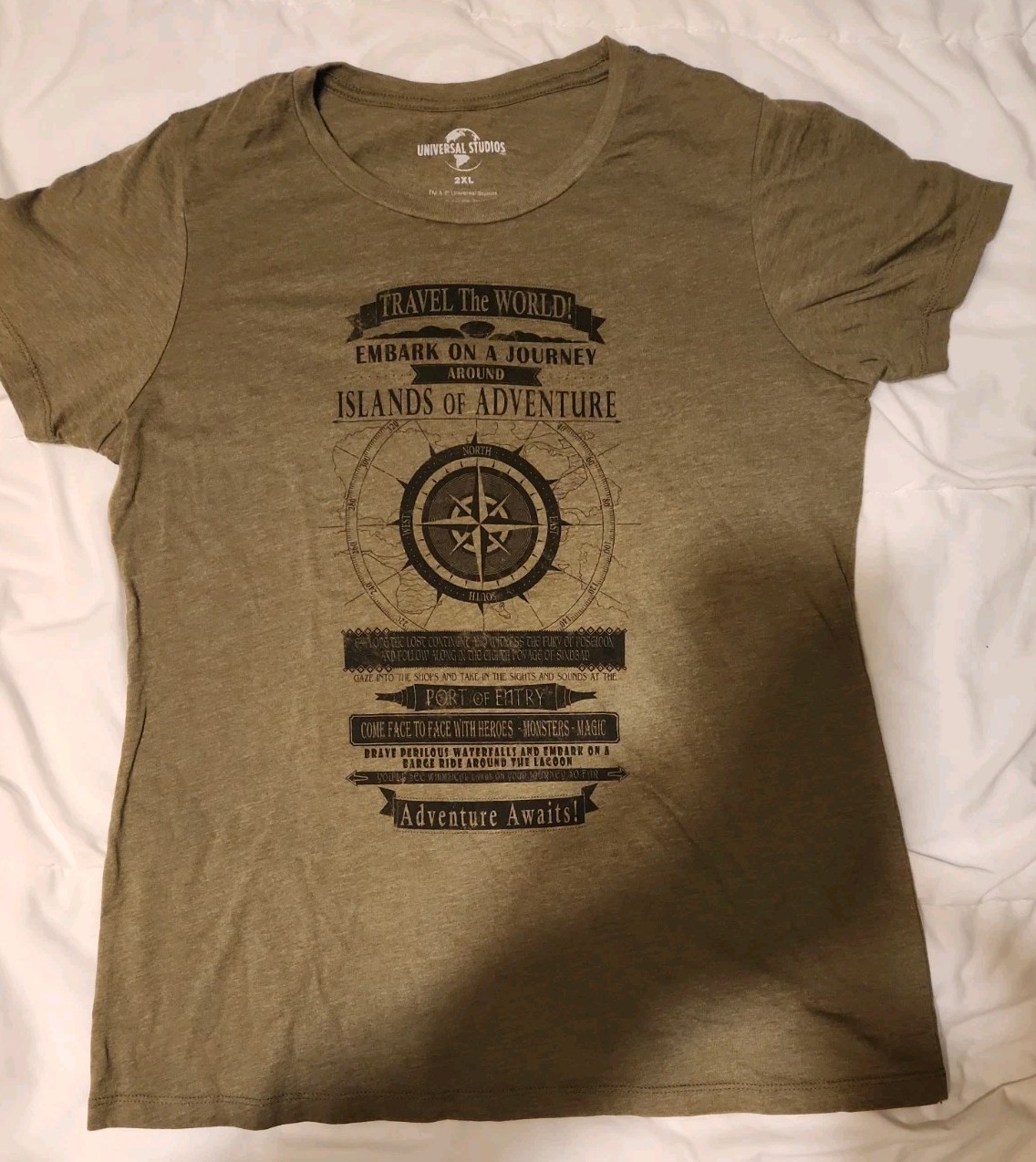 Universal Studios Travel The World Olive Green Graphic T-Shirt Women’s Size 2XL