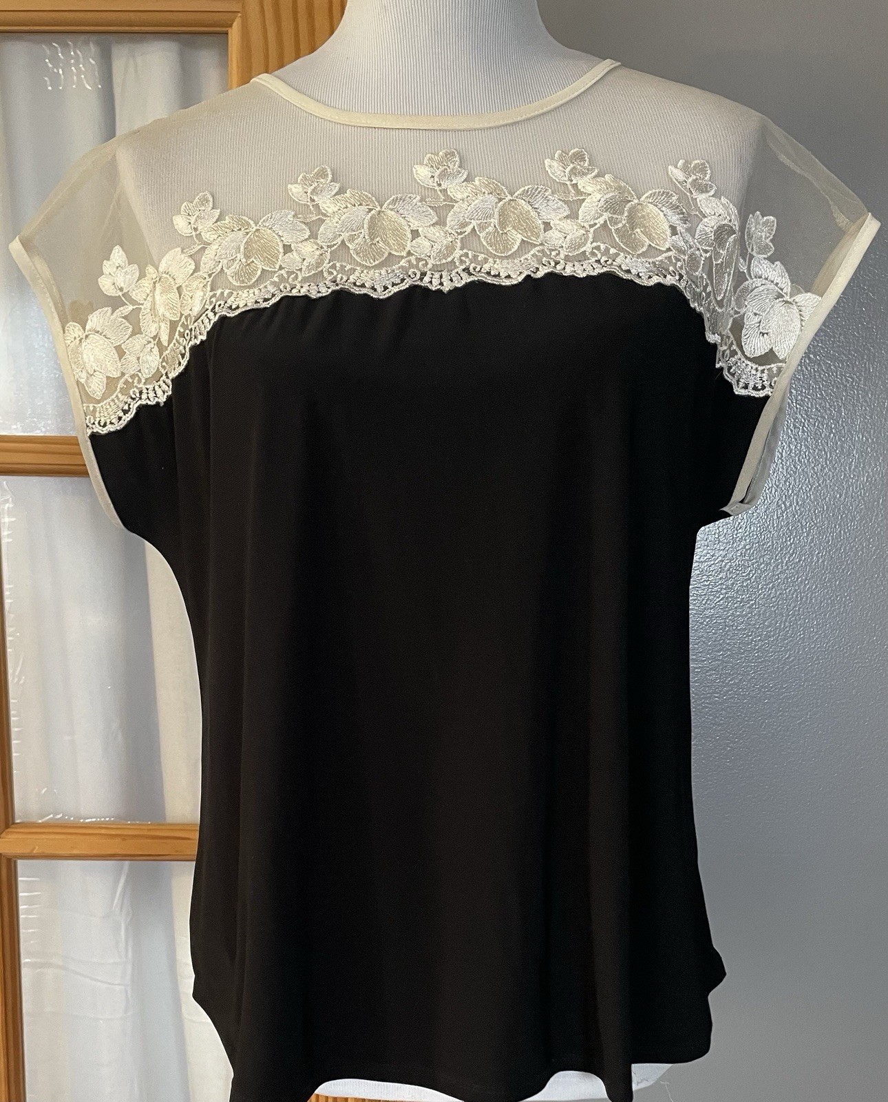 Vtg 80s Faith Joy Floral Embroidery Top PXL Tie Back Ivory Black Party Classic