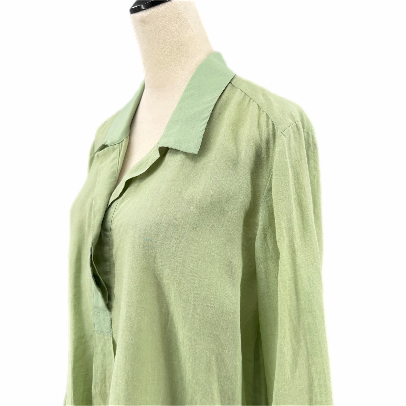 Nic + Zoe M Sage Green Lightweight V-neck Button Half Collared Slit Tunic Top