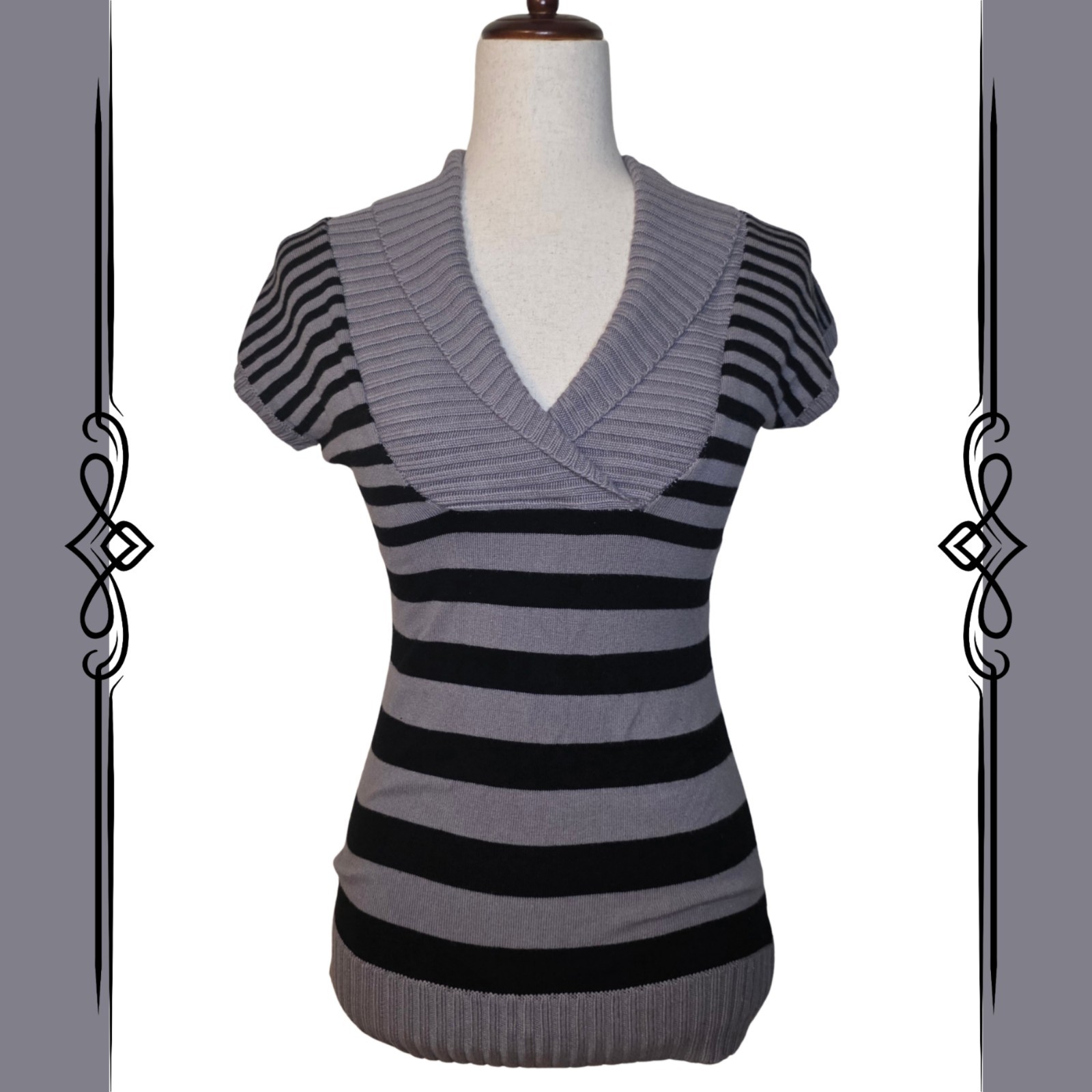 Y2K Say What? Grey & Black Striped Knit Short Sleeve Top – Size M