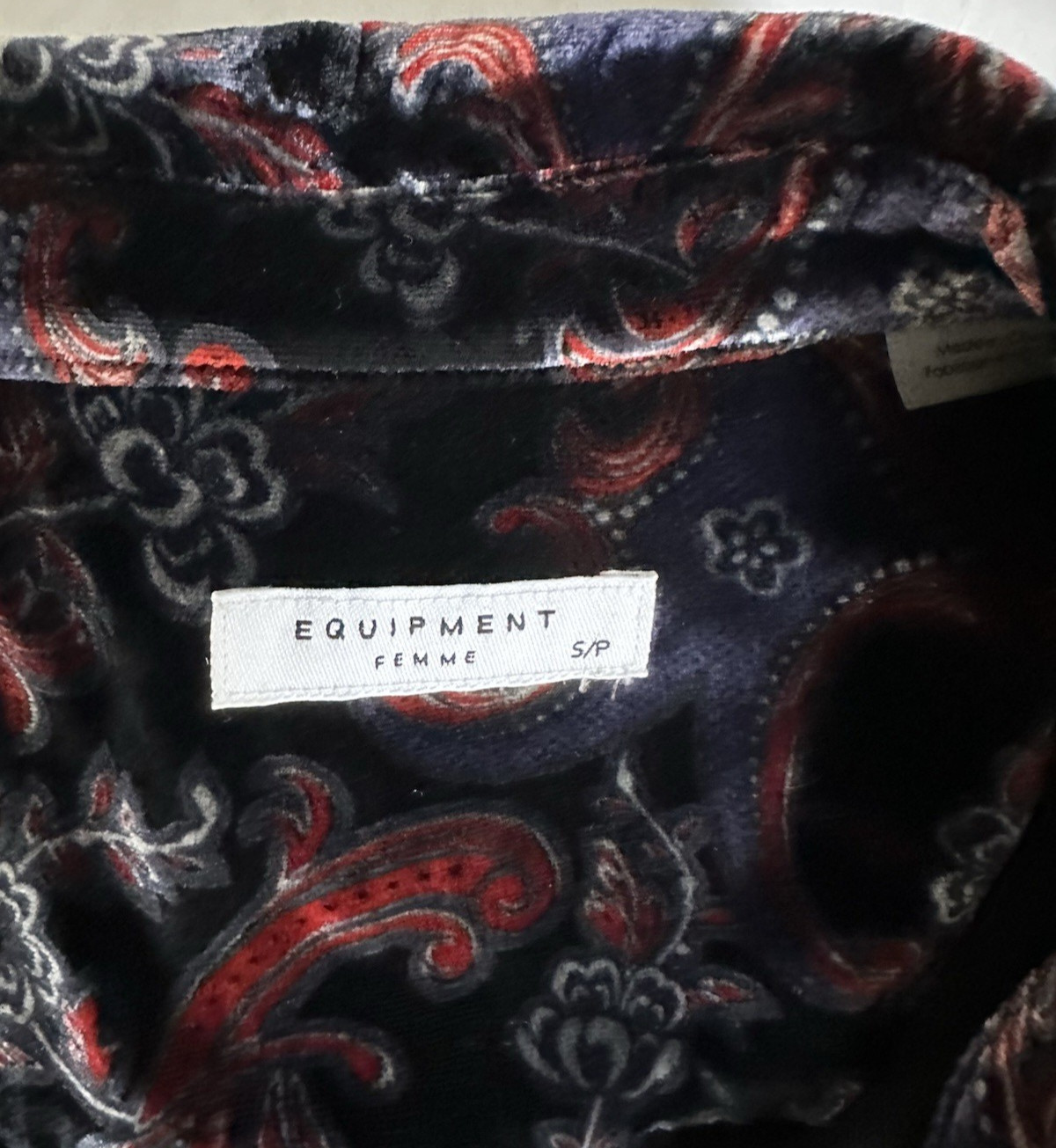 Equipment Femme Velvet Silk Button Up Shirt Blouse Blue Red Paisley Size S
